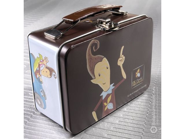 Boîte métallique avec poignée