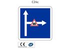 Panneau C24c.ex1 Conditions de circulation sur la route embauchée