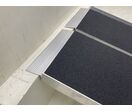 Rampe d'accès en aluminium 350 kg - 2100 x 760 mm - largeur utile 730 mm - Pliable en 4 sections MW Tools ARP20210