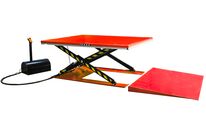 Table élévatrice à ciseaux électro-hydraulique avec rampe d&amp;#039;accès - Hauteur 870 mm - 2000 kg - 2,2 kW 230 V - Plateau 1600 x 1180 mm MW Tools TPSL2172