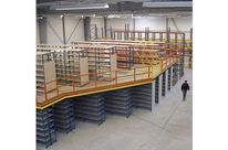 Mezzanine industrielle : Stockage sur rayonnages métalliques