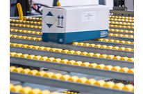 Rayonnage dynamique mi-lourd Polypal avec convoyeur à rouleaux gravitaire intégré