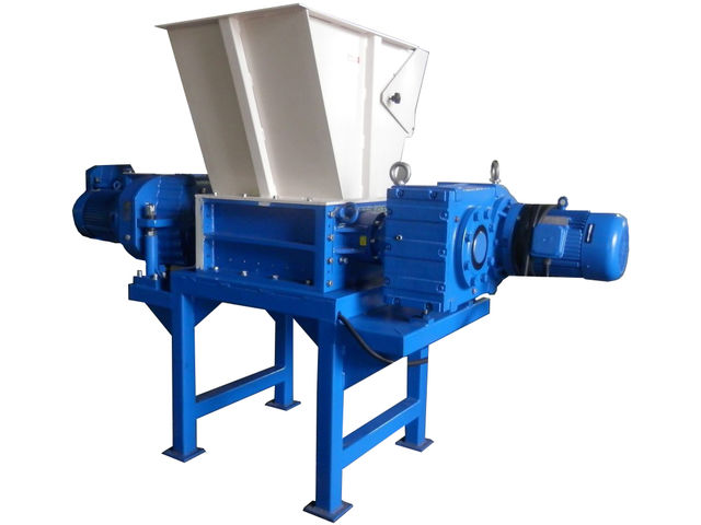 Déchiqueteur à cisailles à 2 arbres DH2180  7,5 + 7,5 Kw