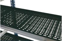 Tablette plastique noir ajourée L.1350 x P.400 mm pour rayonnage Galvaplast Ecogreen