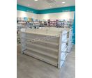 Mobilier pour l'agencement de pharmacie et magasins de produits cosmétiques