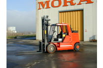 Chariot élévateur de gros tonnage compact de 7 à 10 Tonnes MORA thermique