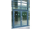Portes battantes et repliables en aluminium
