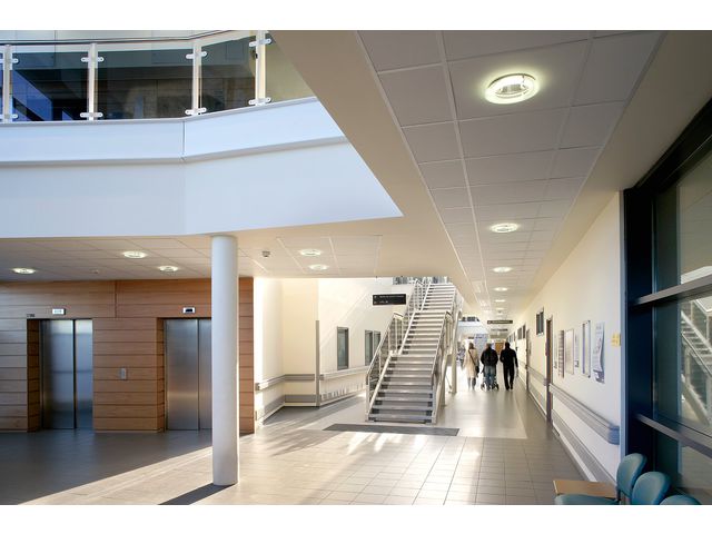 Plafond acoustique en laine de roche MediCare Plus