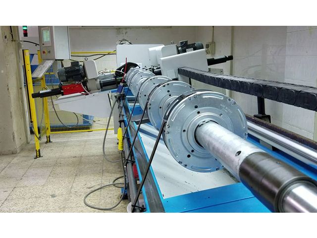 Axe motorisé pour rideau métallique