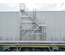 Escalier d'accès et de franchissement industriel