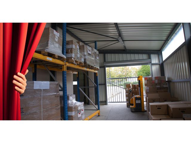 Extension de bâtiment  abri de stockage économique 