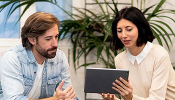 Projets tech et carrière : découvrez le quotidien de deux experts chez Accenture