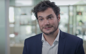 [Vidéo] Découvrez le métier d’Adrien sur les équipements aéroportés 