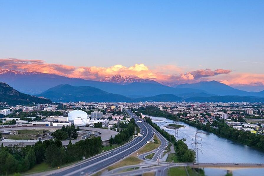 Au pied des Alpes, l'ILL reste le leader mondial dans la science et la technologie des neutrons depuis plus de 50 ans