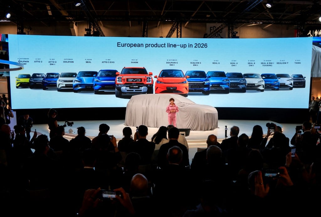 «Nous sommes là sur le long terme» : au Mondial de l’automobile, les constructeurs chinois mettent en avant leur ancrage européen