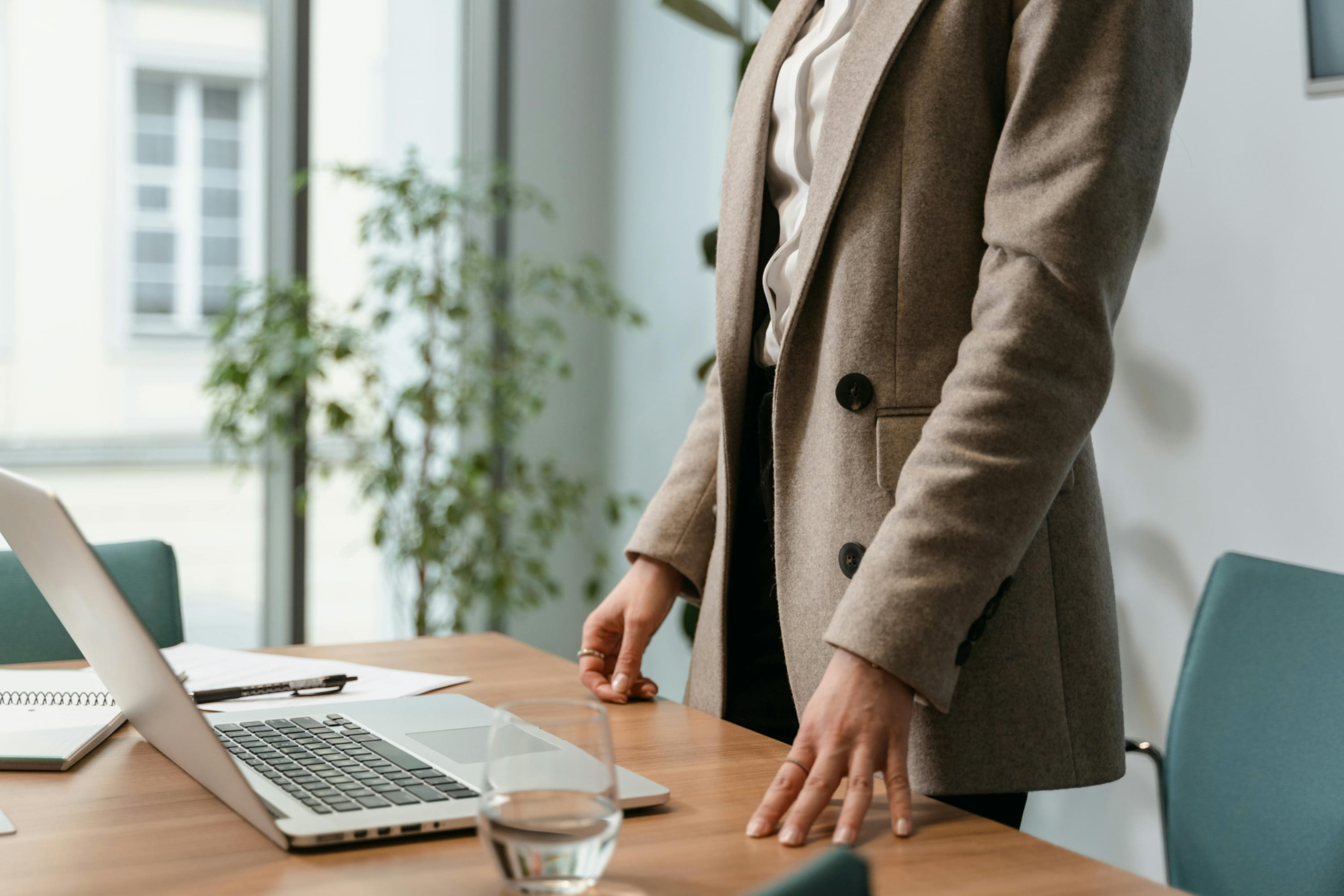 «Il faut aller frapper à la porte, elle ne s’ouvre pas toute seule» : comment les femmes gagnent leur place dans les comex