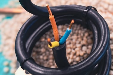 Plastique, aluminium, soufre : la filière française du câble alerte sur les hausses des prix de ses matières premières, devenus «difficilement soutenables» avec la guerre au Moyen-Orient