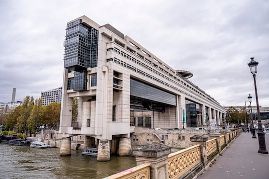 Une reconduction de la taxe exceptionnelle sur les bénéfices des grandes entreprises en 2027 est à l’étude