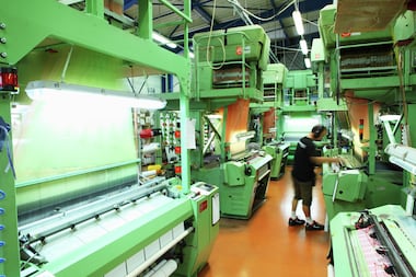 Textile : avec une nouvelle usine et une académie, le stéphanois Neyret investit pour renouveler les savoir-faire locaux
