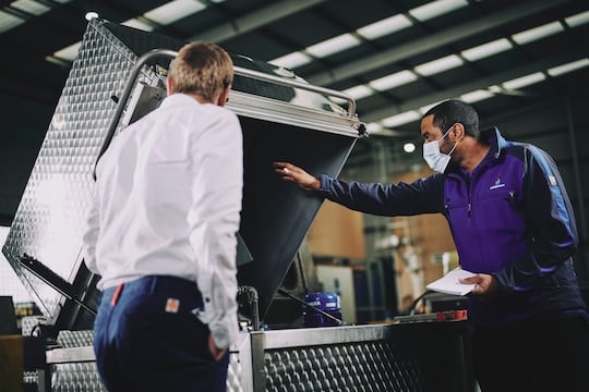 Comment optimiser votre productivité grâce au nettoyage de pièces industrielles ?