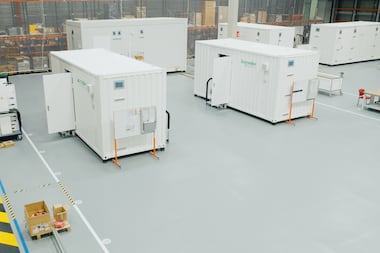 «On va diviser par deux ou trois les délais d’installation d’un datacenter» : pourquoi Schneider Electric va construire une usine de modules préfabriqués à Dunkerque