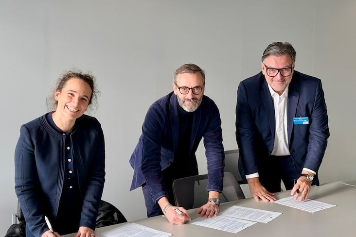 De gauche à droite : Alice Jactel, directrice générale de Beiersdorf France-Benelux ; Stéphane Pierrefeu, directeur RSE Fournisseur – Carrefour et
Jean-François Pascal, vice président en charge de la Sustainability de Beiersdorf.