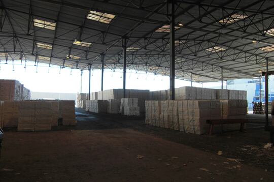 Stockage des balles de pâte à papier