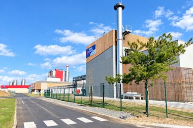 Elle va couvrir 77% de ses besoins énergétiques : une chaudière biomasse remplace une chaudière gaz chez Entremont Alliance près de Guingamp