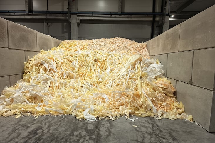 Lots de glassine à recycler à l'usine Soprema de Beaune