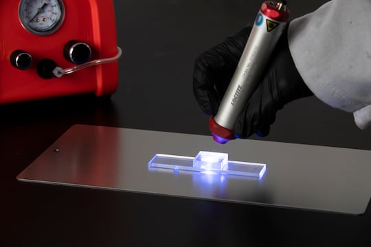 La photopolymérisation, le nouvel allié des assemblages rapides et esthétiques