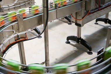 Confronté au recul du marché des jus de fruits, Refresco va fermer son usine de La Roche-sur-Foron