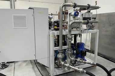 Fabricant de compresseurs pour pompes à chaleur, le danois Danfoss investit 10 millions d’euros de plus dans son «centre mondial pour la qualification des gaz réfrigérants» à Trévoux
