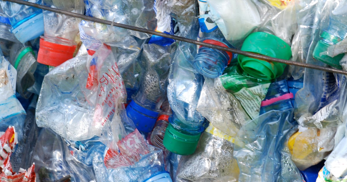 Incorporation de plastique recyclé : la préférence européenne provisoire envisagée par la Commission soulève l’espoir des recycleurs et des plasturgistes