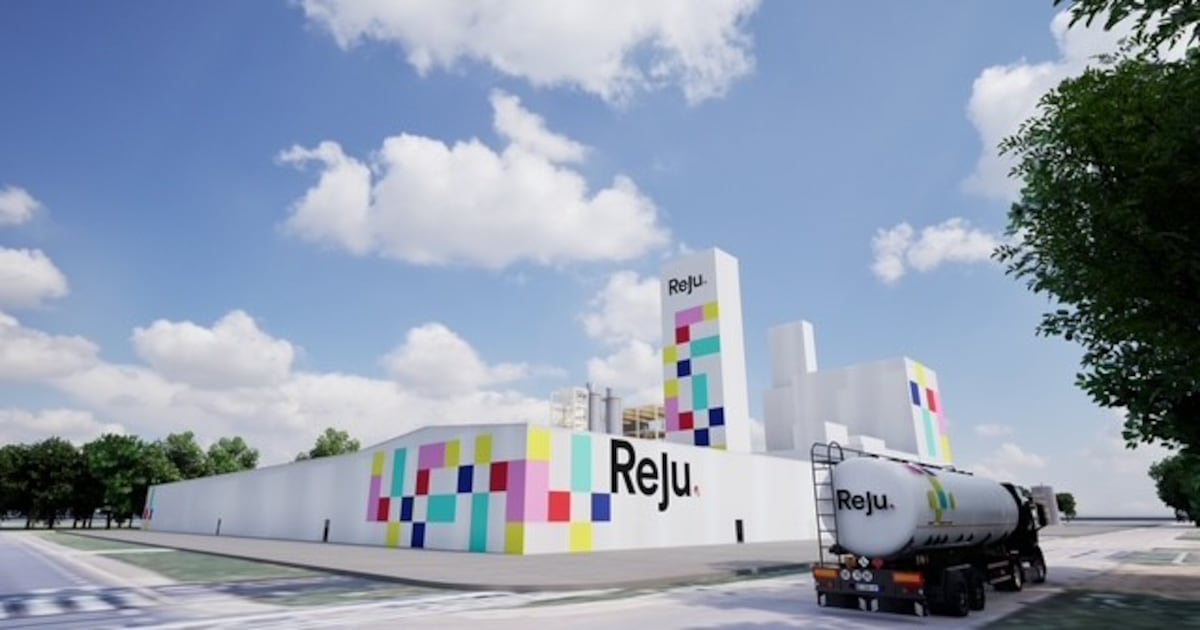 Un investissement potentiel de plusieurs centaines de millions d’euros : Reju a choisi Lacq pour implanter sa première usine française de recyclage chimique du textile