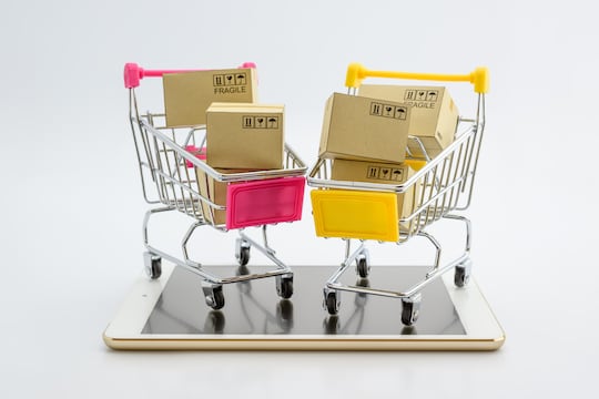Achats B2B : 4 différences entre places de marché et distributeurs