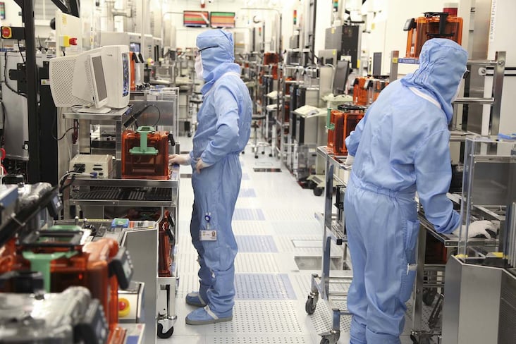 Stmicroelctronics Rousset L’automobile et l’industrie plongent STMicroelectronics dans la morosité