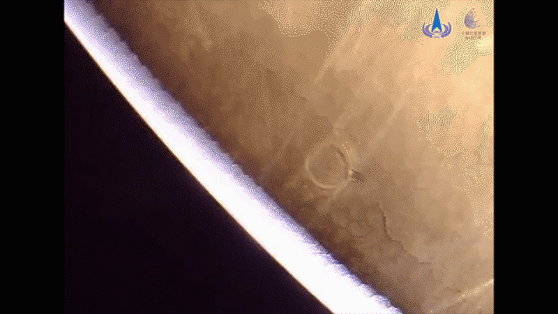[En images] Le rover chinois Zhurong partage ses premières images de Mars