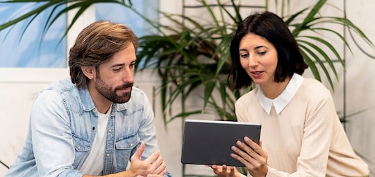 Projets tech et carrière : découvrez le quotidien de deux experts chez Accenture
